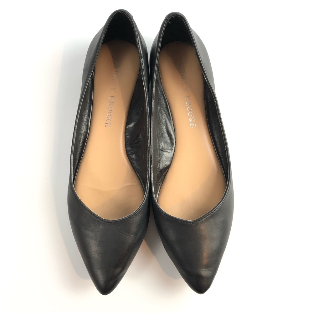 Audrey Brooke Nora Black Leather flats 6M